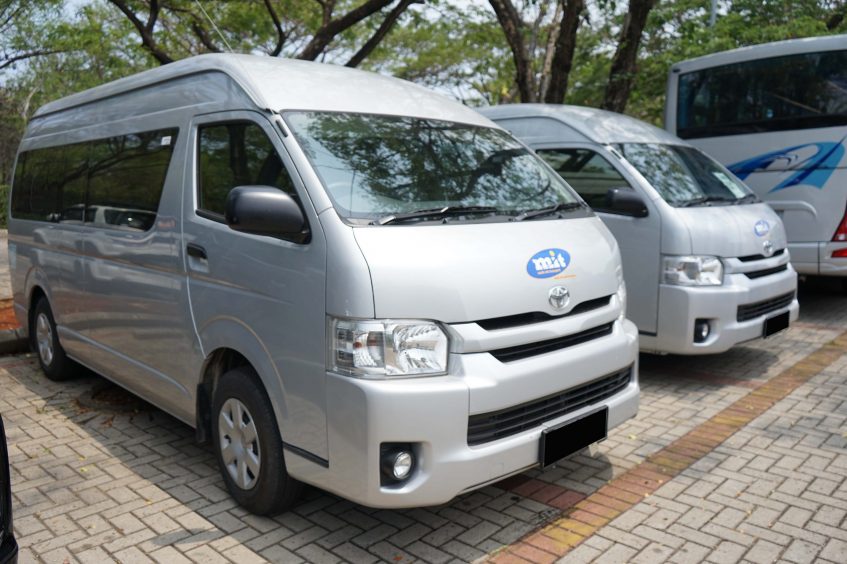 Manfaat Sewa Bus Antar Jemput Karyawan (AJK)