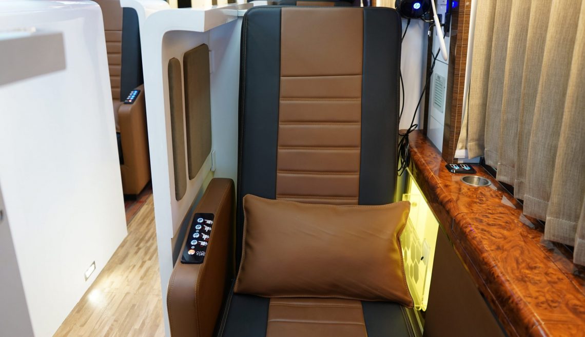 Foto - Luxurious Big Bus MIT 8 seat - Multi Inti Transport